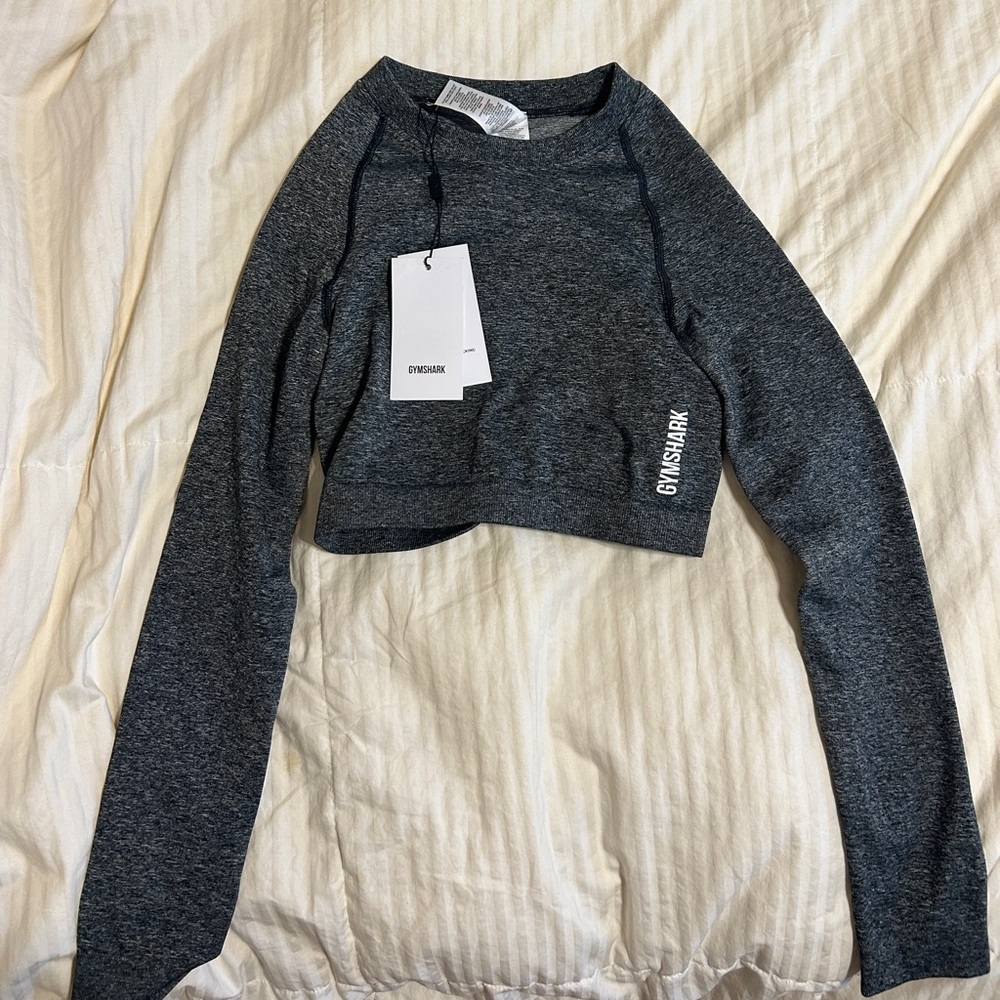 NWT Gym shark black long sleeve size small